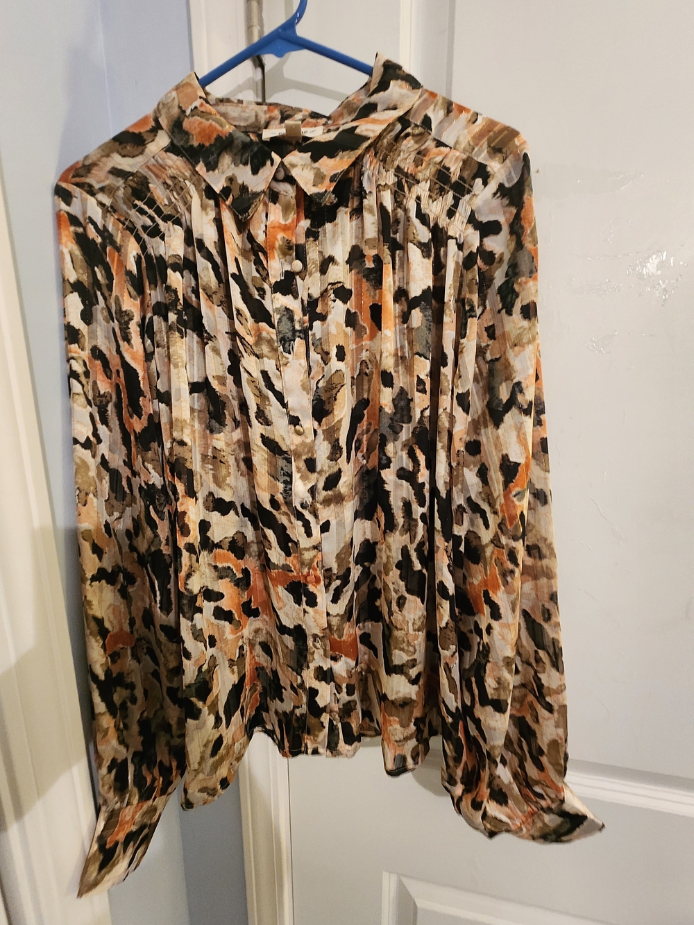 eesome Multicolor Animal Print Pleated Blouse